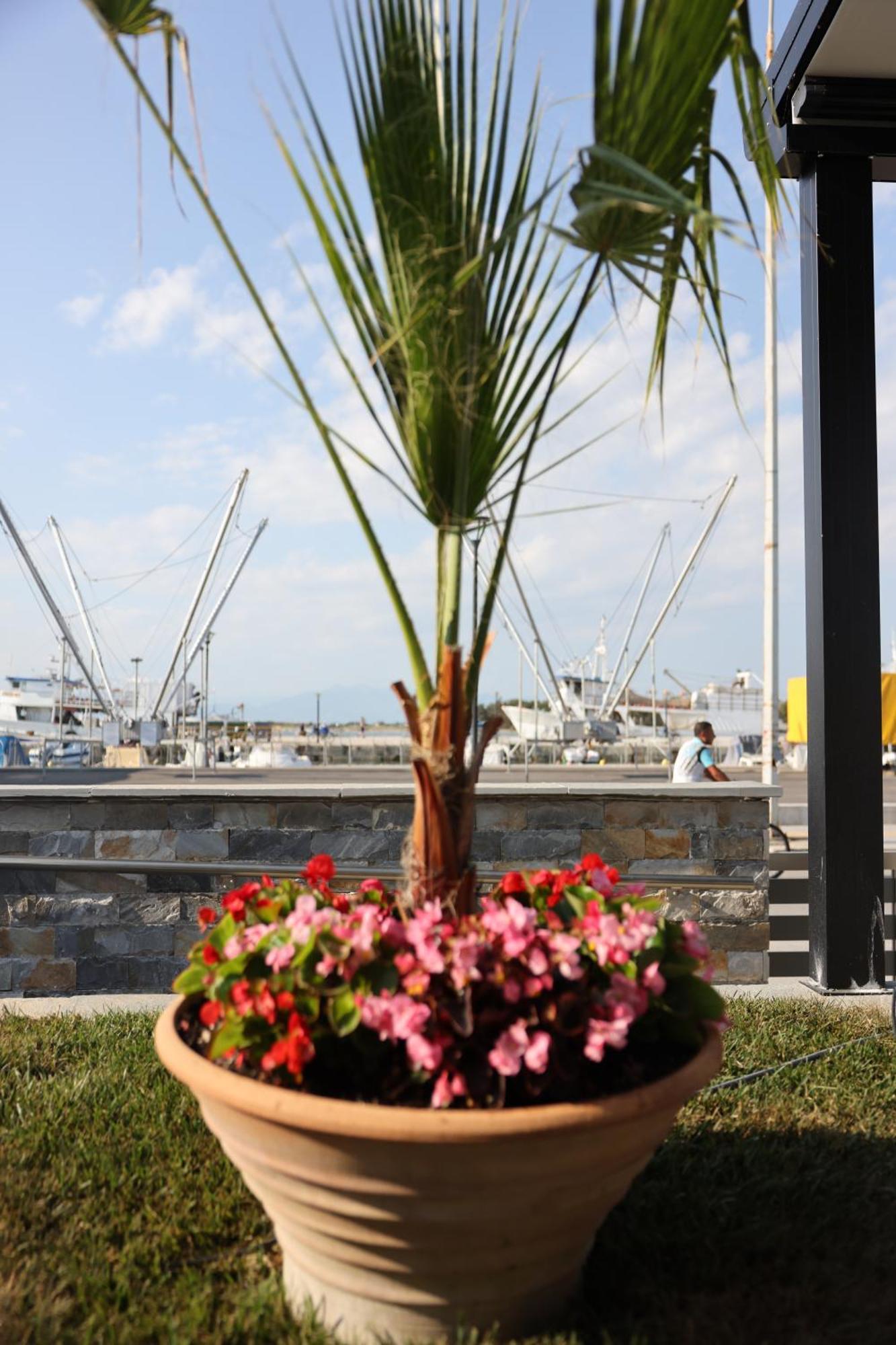 Nautico Rooms เกราโมตี ภายนอก รูปภาพ